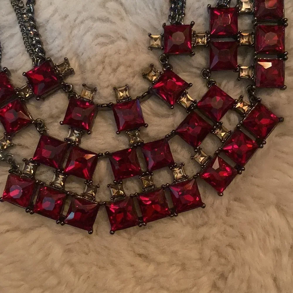 Kenneth Cole Statement Necklace!
